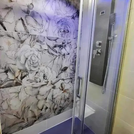 Casa Malu 18 Cin I T 0 7 1 0 3 3 B 4 0 0 0 8 8 3 3 2 3*